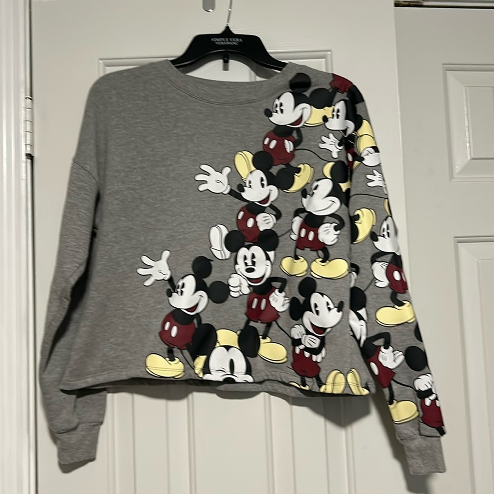 Disney Mickey Mouse sweat shirt euc